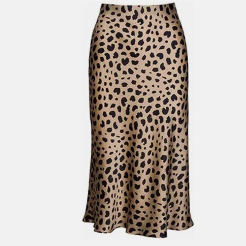 Leopard midi skirt silky style